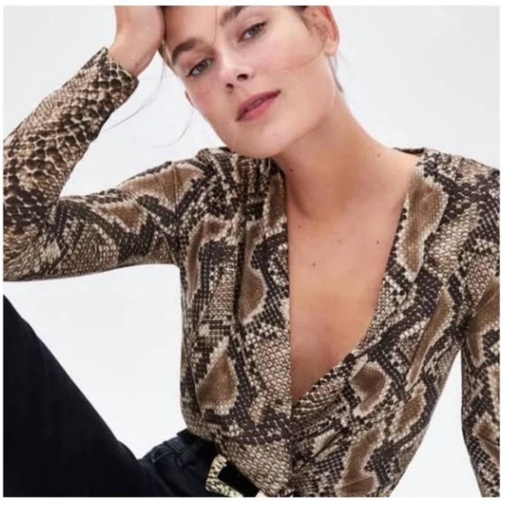 NWT  Zara snake print bodysuit